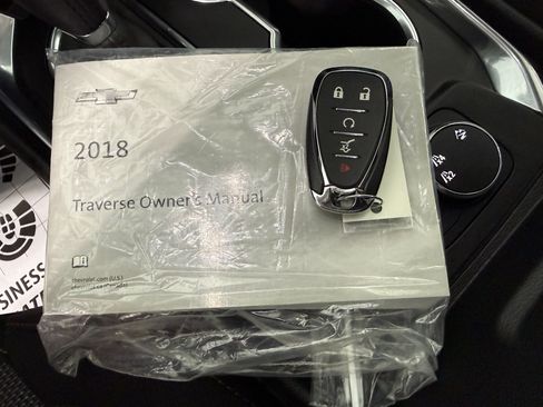 Used 2018 Chevrolet Traverse LT AWD/4WD image 23