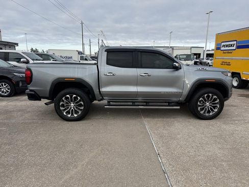 Used 2023 GMC Canyon Denali image 4