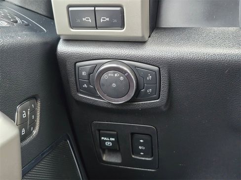 Used 2019 Ford F150 Lariat w/ Equipment Group 502A Luxury image 31