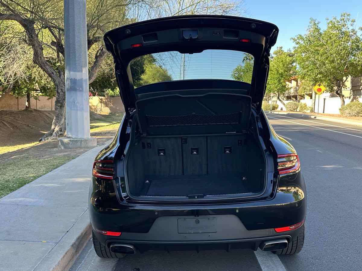 Used 2018 Porsche Macan AWD/4WD image 44