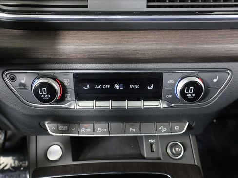 Used 2023 Audi Q5 2.0T Premium w/ Convenience Package image 5