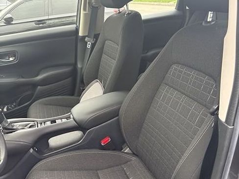 Used 2024 Honda HR-V LX image 6