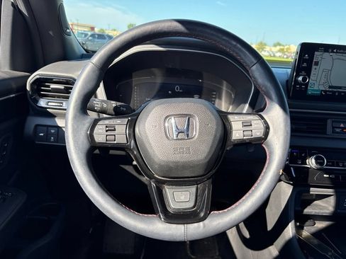 Used 2025 Honda Pilot Black Edition image 22