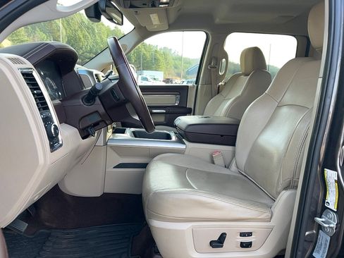 Used 2017 RAM 2500 Laramie image 13