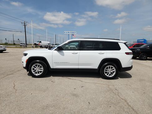 Used 2025 Jeep Grand Cherokee L Laredo w/ Luxury Tech Group I AWD/4WD image 4