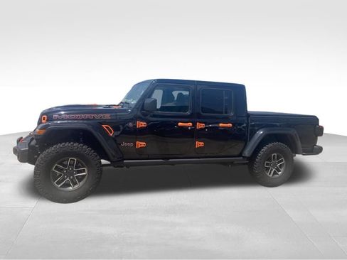 Used 2025 Jeep Gladiator Mojave AWD/4WD image 24