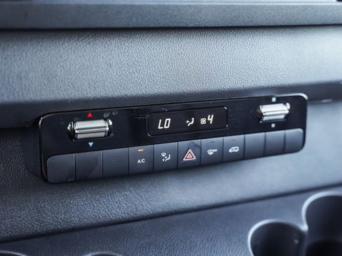 Used 2025 Mercedes-Benz Sprinter 2500 image 18