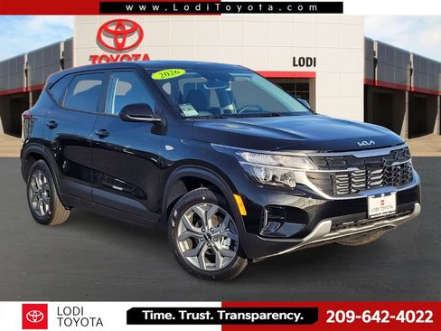 Used 2026 Kia Seltos LX FWD image 1