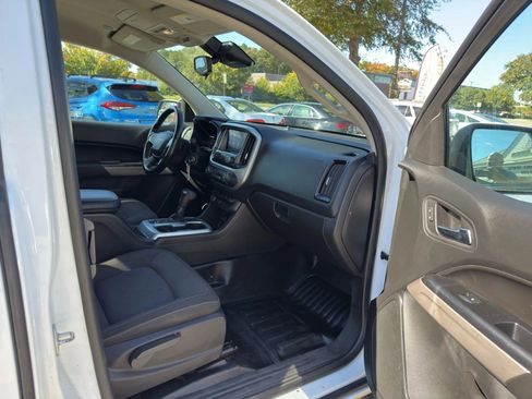 Used 2020 Chevrolet Colorado LT w/ Safety Package image 12