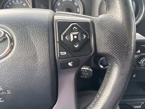 Used 2016 Toyota Tacoma TRD Sport w/ Towing Package image 16