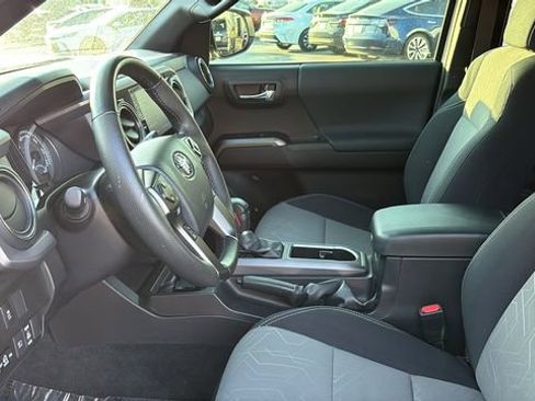 Used 2023 Toyota Tacoma TRD Off-Road w/ Technology Package image 27