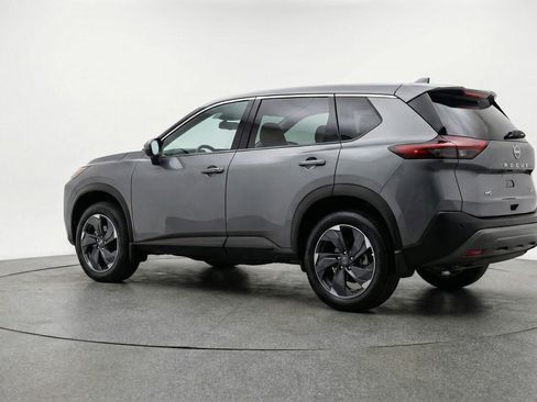Used 2025 Nissan Rogue SV FWD image 6