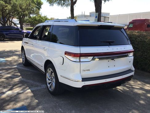 Used 2023 Lincoln Navigator Reserve AWD/4WD image 4
