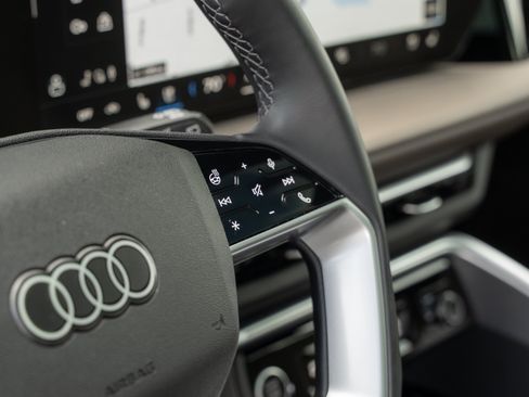 Certified 2025 Audi Q5 Premium Plus w/ Premium Plus AWD/4WD image 12