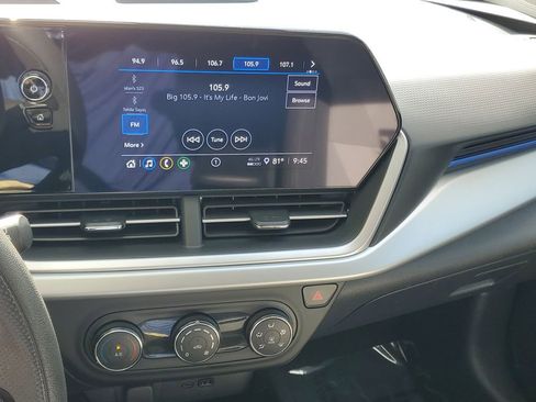 Used 2024 Chevrolet Trax LS FWD image 21