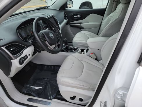 Used 2020 Jeep Cherokee Limited w/ Technology Group FWD image 11