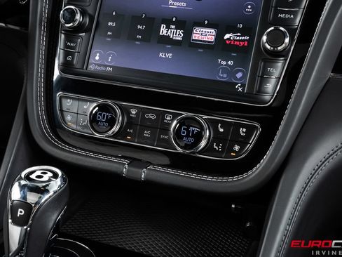 Used 2018 Bentley Bentayga AWD/4WD image 29