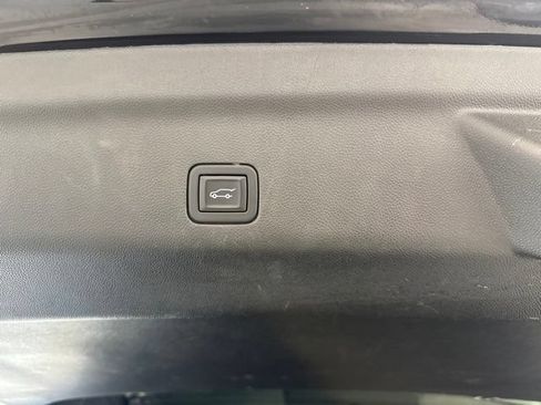 Used 2023 GMC Yukon AT4 AWD/4WD image 15