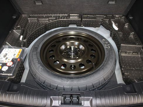 Used 2025 Ford Escape Active image 17