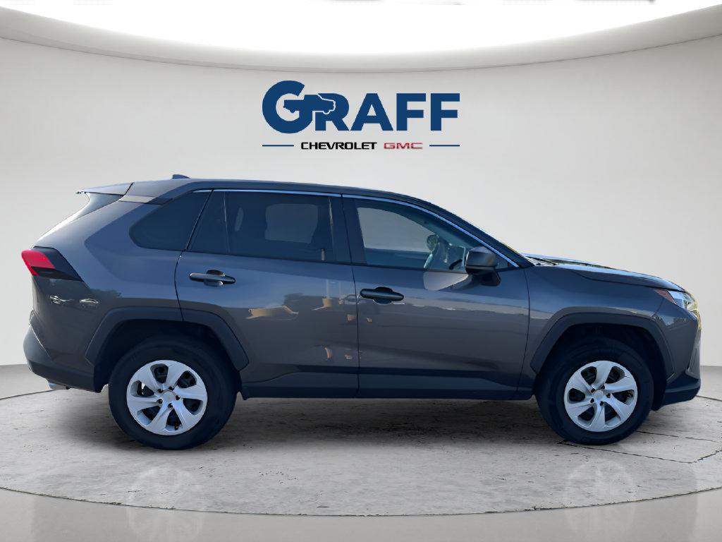 Used 2024 Toyota RAV4 LE AWD/4WD image 7