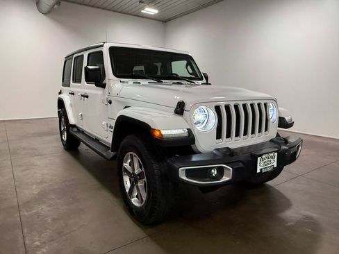 Used 2020 Jeep Wrangler Unlimited Sahara w/ LED Lighting Group AWD/4WD image 30