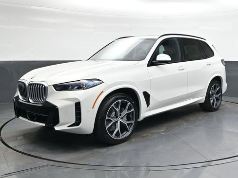 Used 2026 BMW X5 xDrive40i w/ M Sport Package AWD/4WD image 8