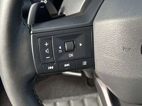 Used 2025 Nissan Rogue SV image 22