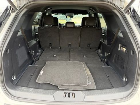 Used 2025 Ford Explorer ST-Line w/ Premium Package RWD image 9