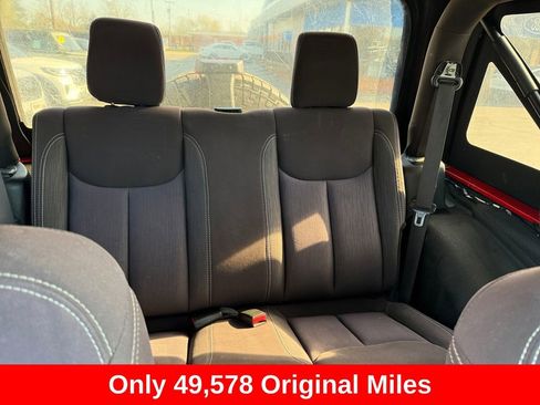 Used 2014 Jeep Wrangler Rubicon w/ Power Convenience Group AWD/4WD image 16