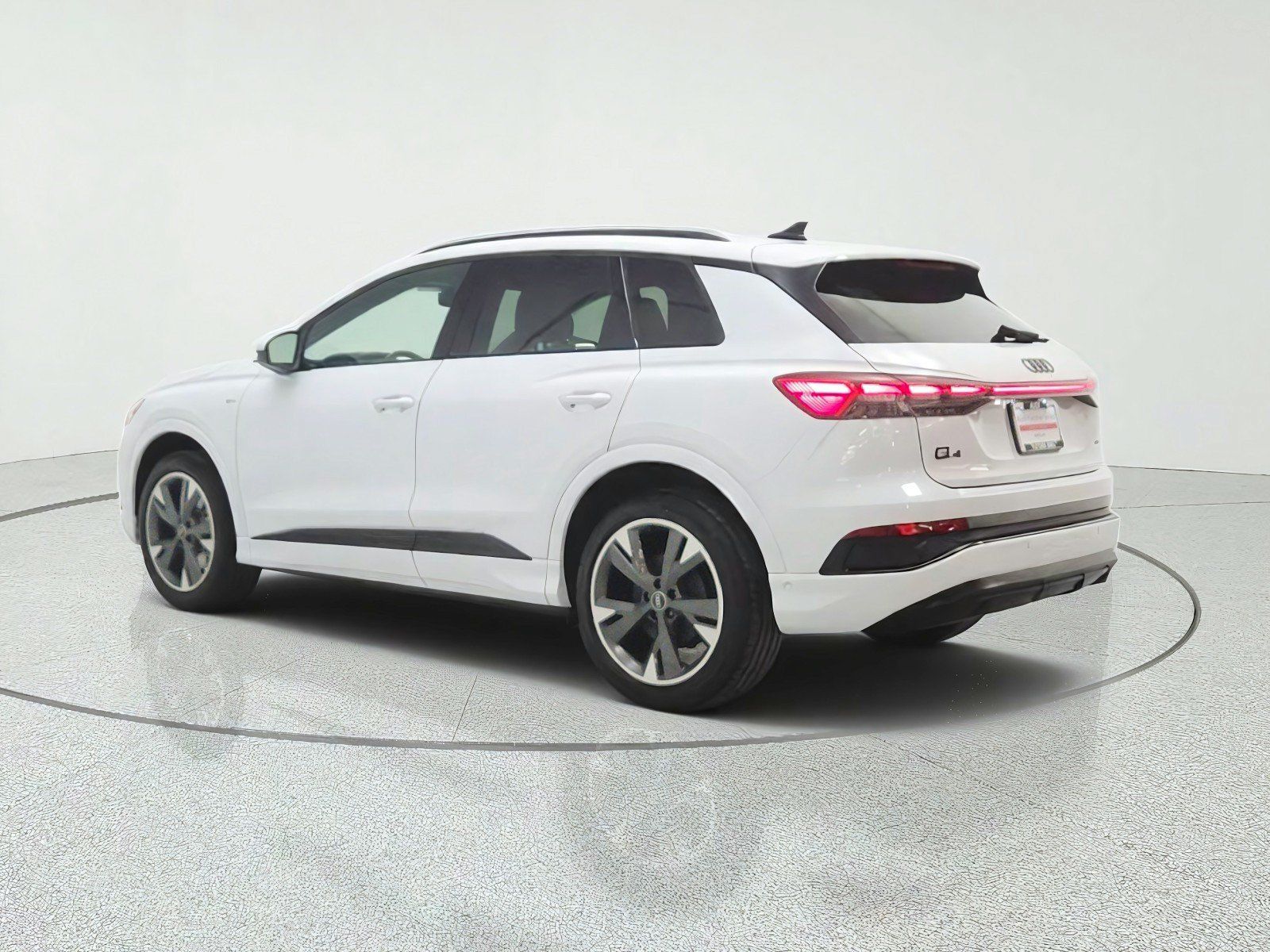 Used 2023 Audi Q4 e-tron Premium Plus w/ Premium Plus AWD/4WD image 8