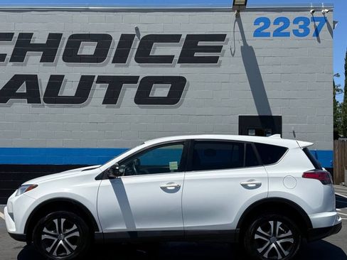 Used 2018 Toyota RAV4 LE w/ All Weather Liner Package FWD image 24