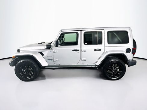 Used 2024 Jeep Wrangler Unlimited Sahara AWD/4WD image 4
