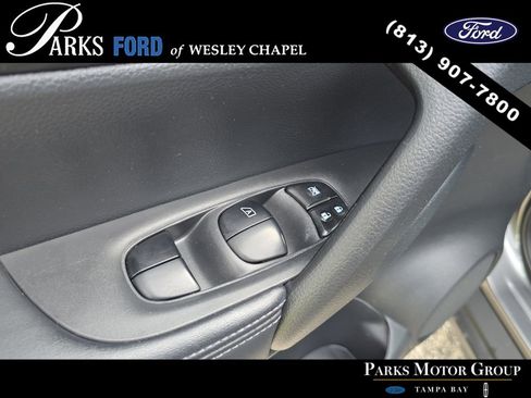 Used 2018 Nissan Rogue SV AWD/4WD image 18
