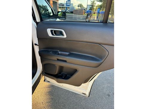 Used 2013 Ford Explorer XLT FWD image 7