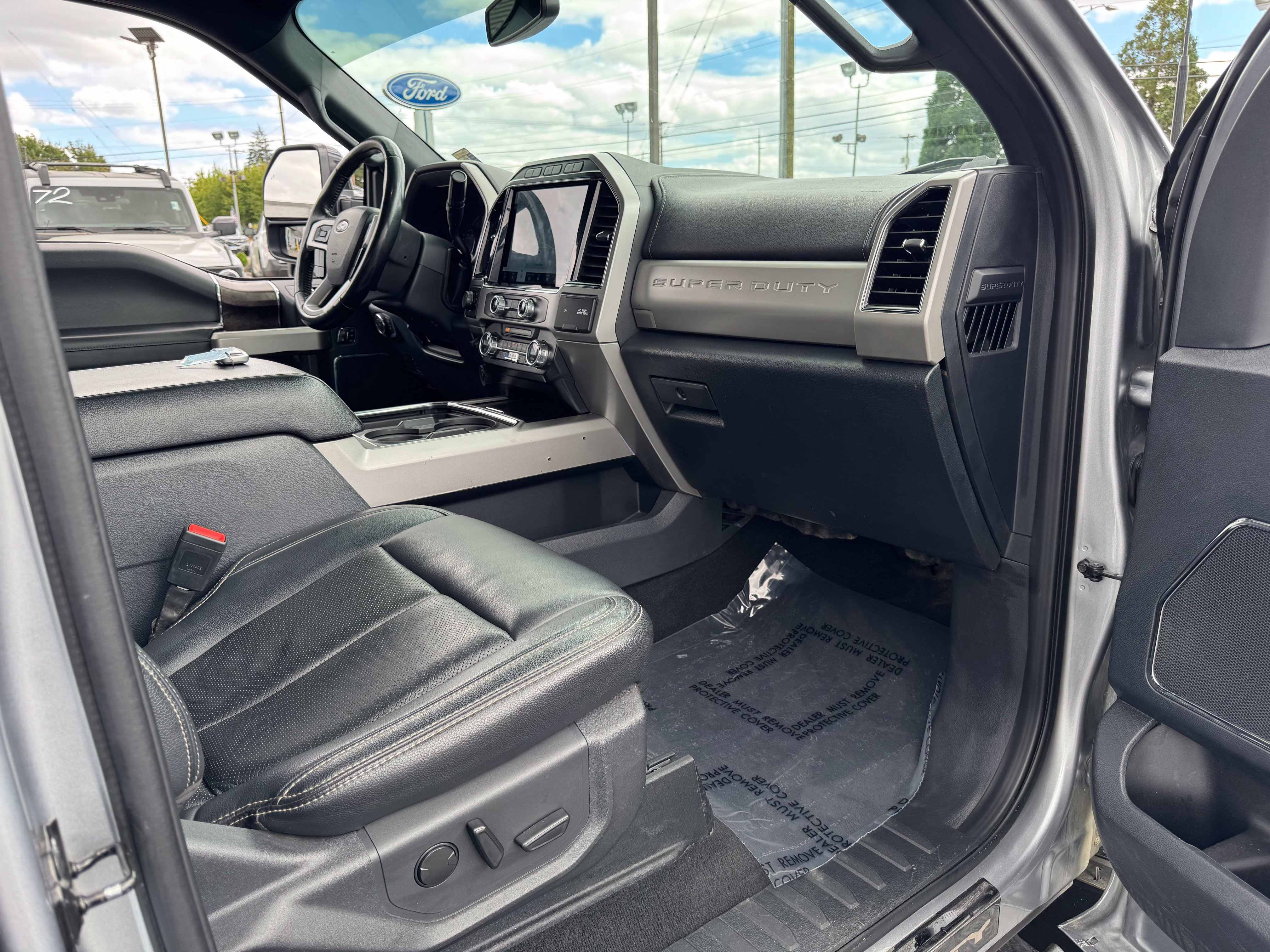 Used 2022 Ford F250 Lariat w/ Black Appearance Package AWD/4WD image 26