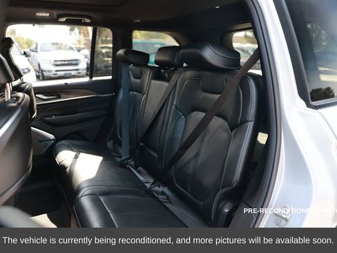 Used 2023 Jeep Grand Cherokee Overland w/ Advanced Protech Group III image 12