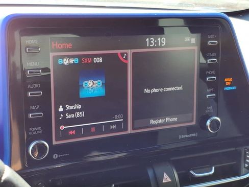 Used 2022 Toyota C-HR XLE image 7