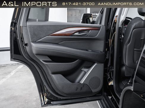 Used 2019 Cadillac Escalade Luxury image 51