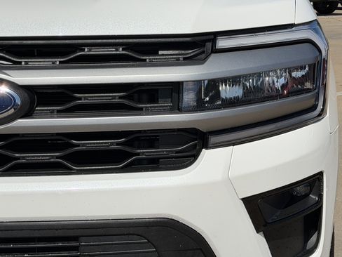 Used 2024 Ford Expedition XLT RWD image 11