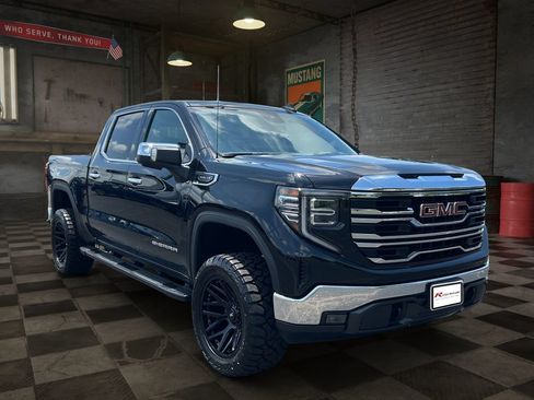 Certified 2025 GMC Sierra 1500 SLT AWD/4WD image 3
