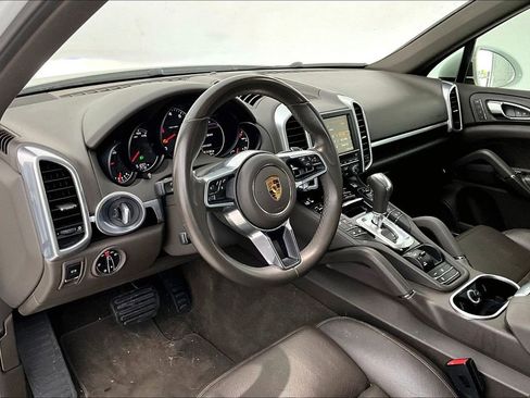 Used 2016 Porsche Cayenne AWD/4WD image 16