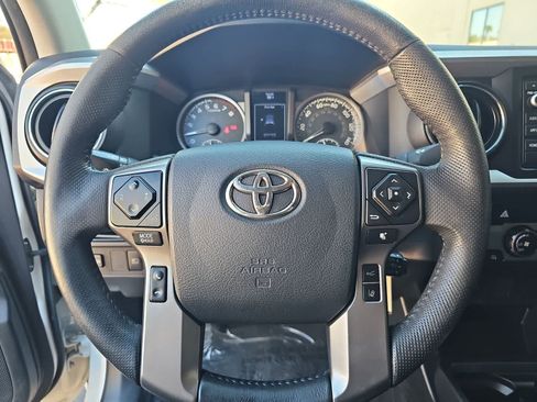 Used 2019 Toyota Tacoma SR5 RWD image 19