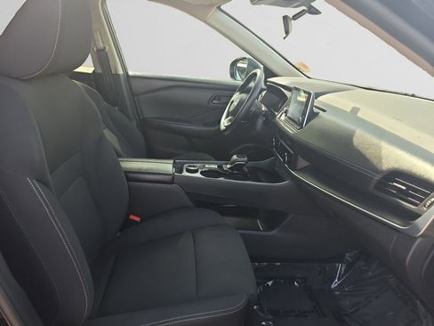 Used 2024 Nissan Rogue S AWD/4WD image 16
