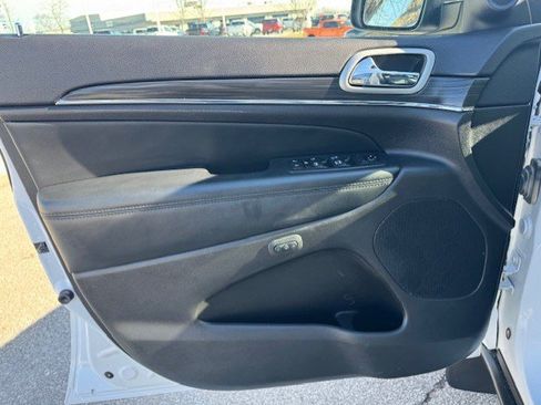 Used 2021 Jeep Grand Cherokee Limited image 11
