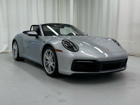Used 2022 Porsche 911 Carrera RWD image 1