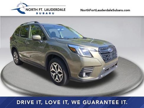 Used 2023 Subaru Forester Premium AWD/4WD image 1