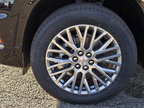 New 2026 GMC Acadia Denali w/ Super Cruise Package image 9