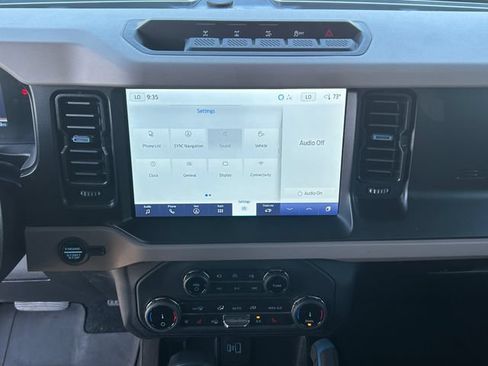 Used 2022 Ford Bronco Wildtrak AWD/4WD image 13