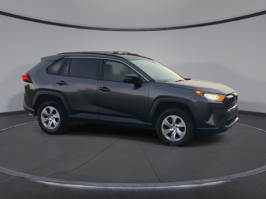 Used 2021 Toyota RAV4 LE FWD image 2