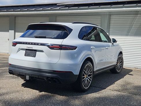Certified 2023 Porsche Cayenne AWD/4WD image 7